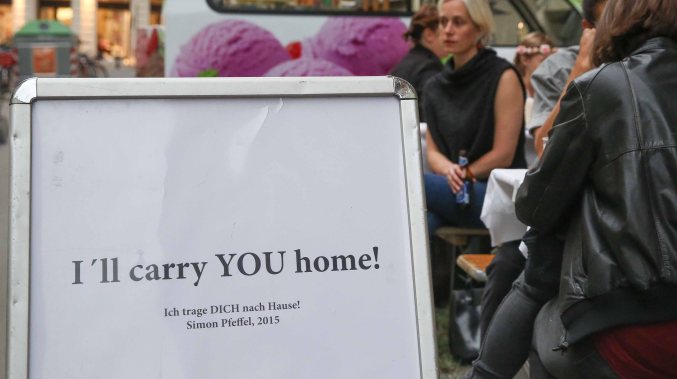 Photo: Esel_Wien das weisse haus: die weisse ab–haus–verkaufs–kunstschau #4 (26.6.-11.7.2015, Eröffnung) http://esel.cc/dwh_verkauf15 | Foto: http://eSeL.at